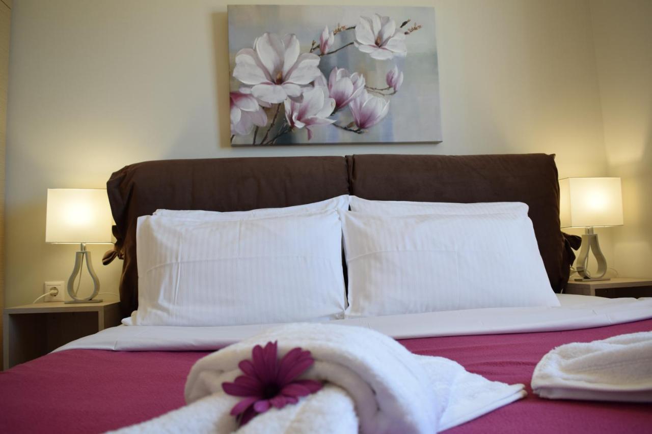 Studio Holiday Kalamata 2 Exterior foto